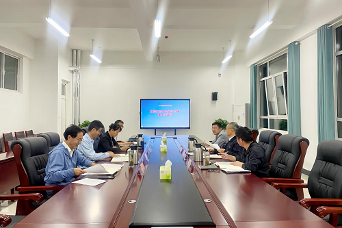 理论中心组会议照片.png