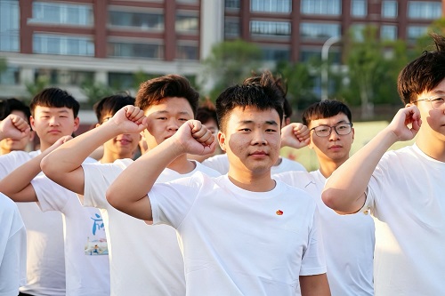 学生入团仪式.jpg